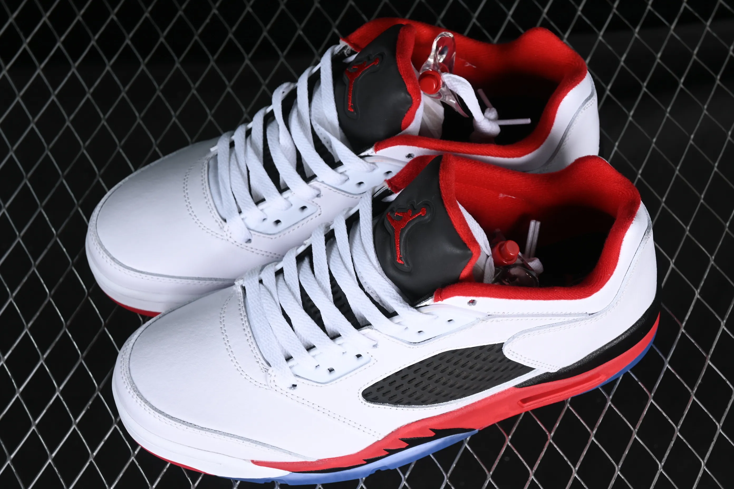 All categories Air Jordan Jordan series basketball shoes Air Jordan 5 Air Jordan 5 Low "Fire Red" AJ5 Joe 5 white and red low-top basketball shoes 819171-101
